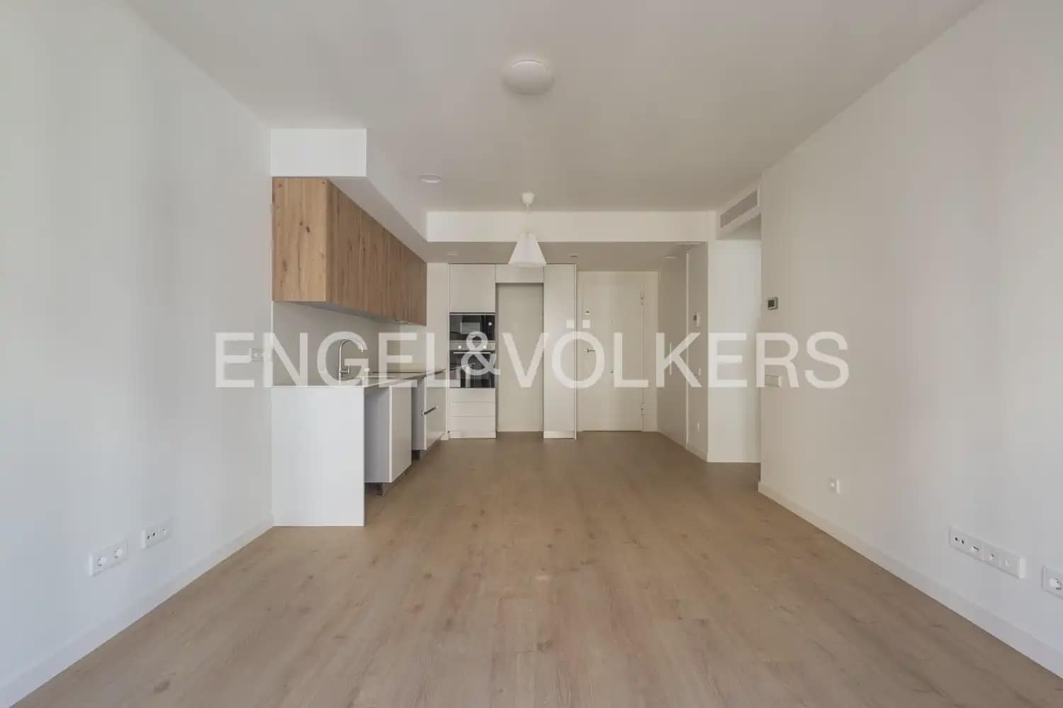 2 Zimmer Wohnung zu vermieten in Valencia Stadt mit Pool Garage - 1.800 € (Ref: 10016807)