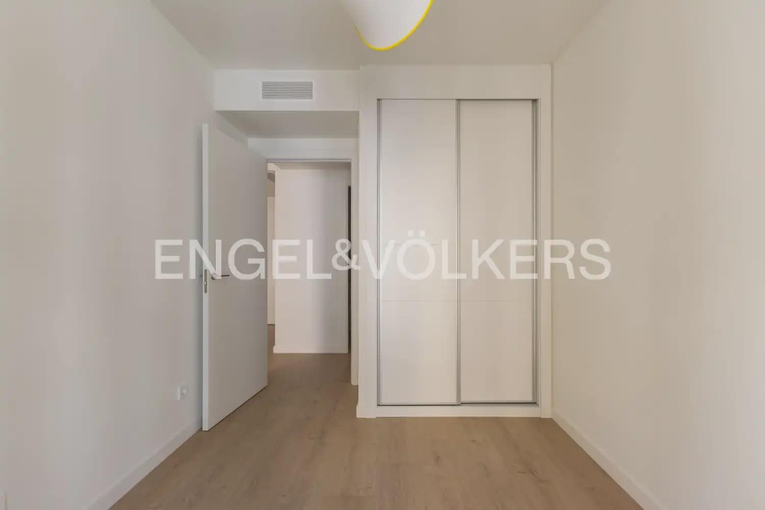 2 Zimmer Wohnung zu vermieten in Valencia Stadt mit Pool Garage - 1.800 € (Ref: 10016807)