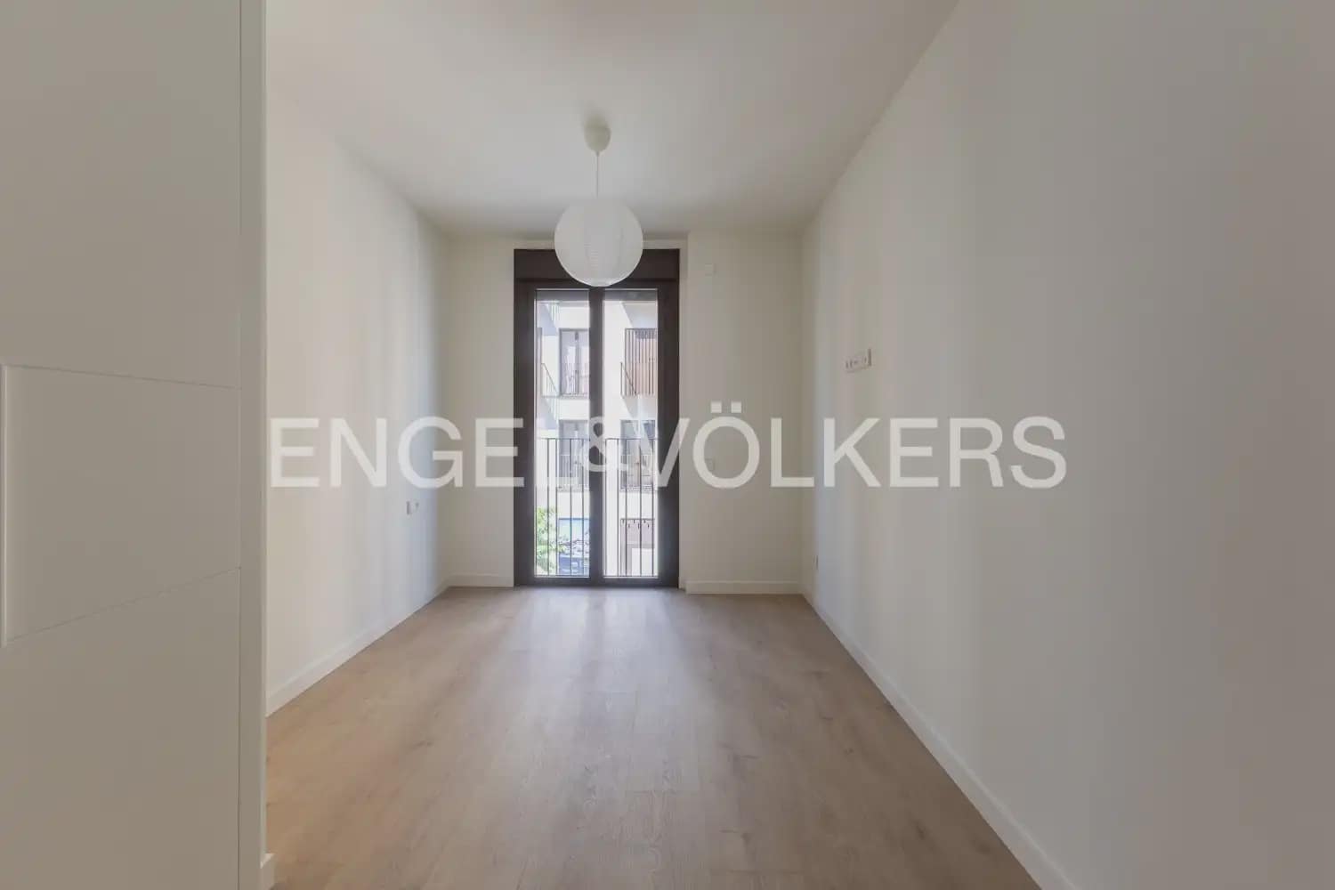 2 Zimmer Wohnung zu vermieten in Valencia Stadt mit Pool Garage - 1.800 € (Ref: 10016807)