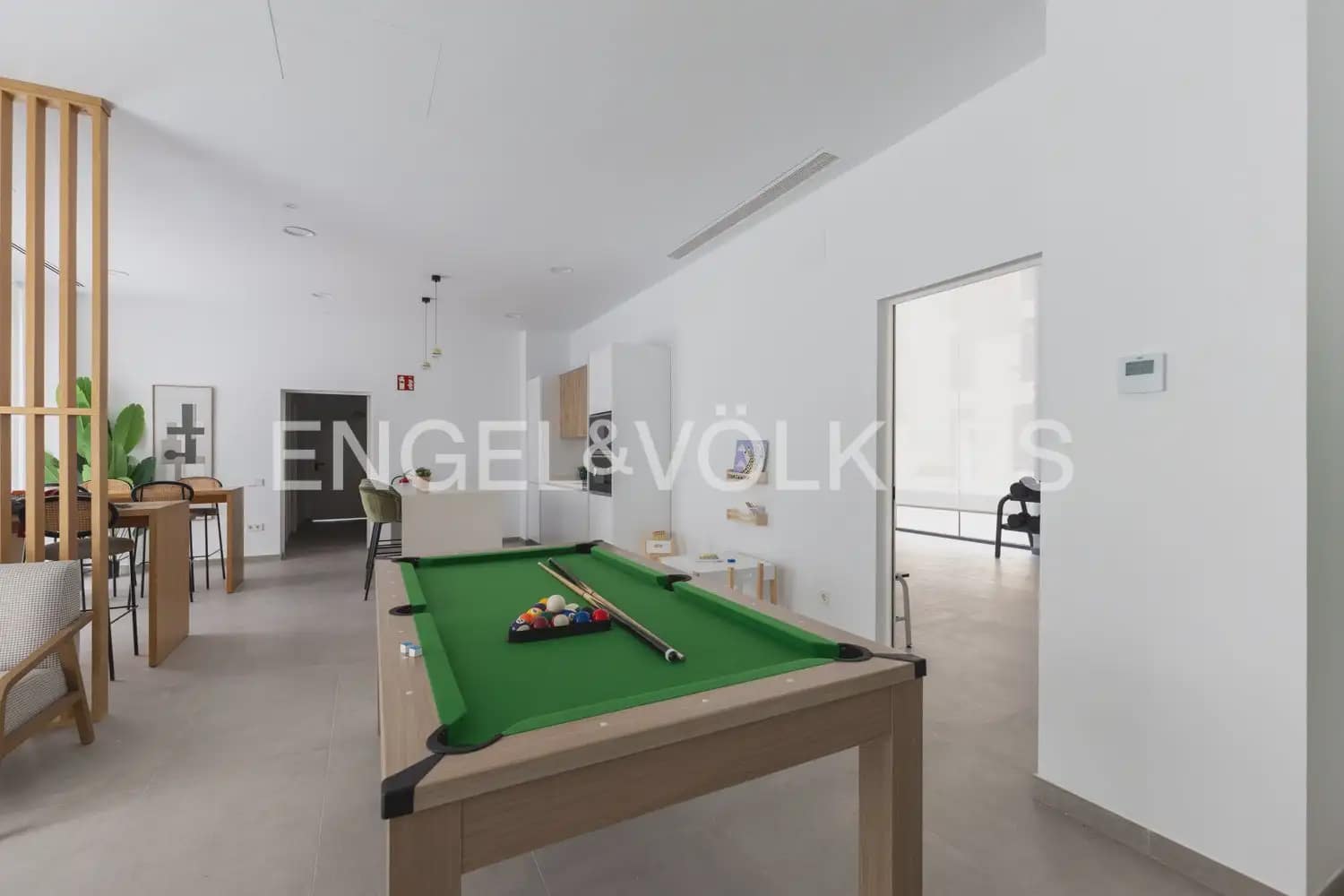 2 Zimmer Wohnung zu vermieten in Valencia Stadt mit Pool Garage - 1.800 € (Ref: 10016807)