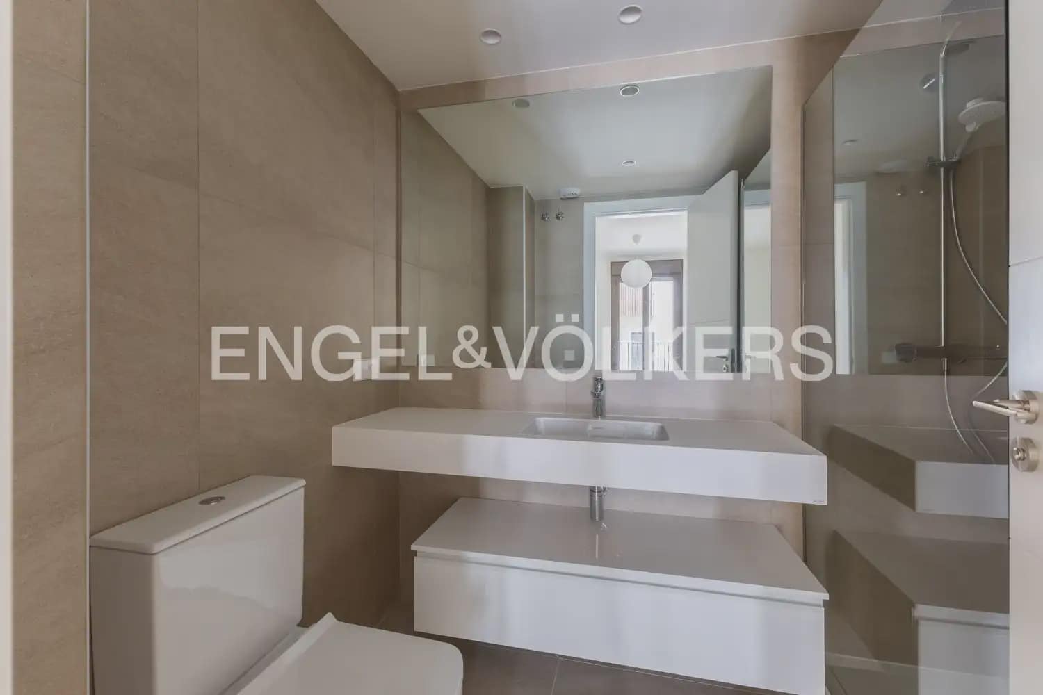 2 Zimmer Wohnung zu vermieten in Valencia Stadt mit Pool Garage - 1.800 € (Ref: 10016807)