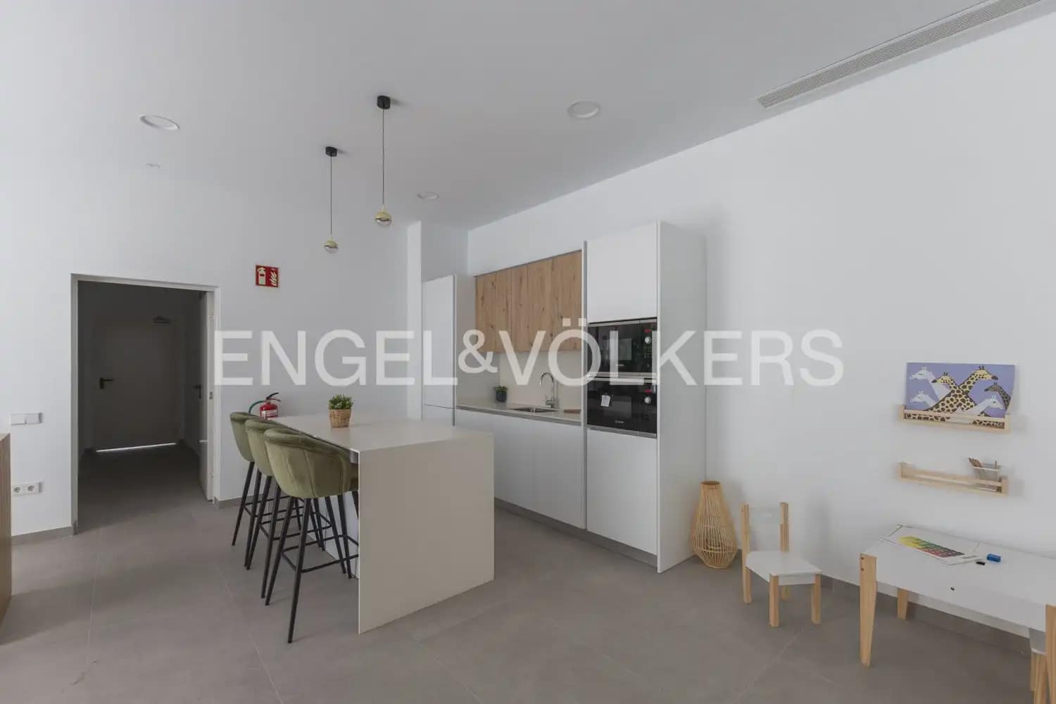 2 Zimmer Wohnung zu vermieten in Valencia Stadt mit Pool Garage - 1.800 € (Ref: 10016807)