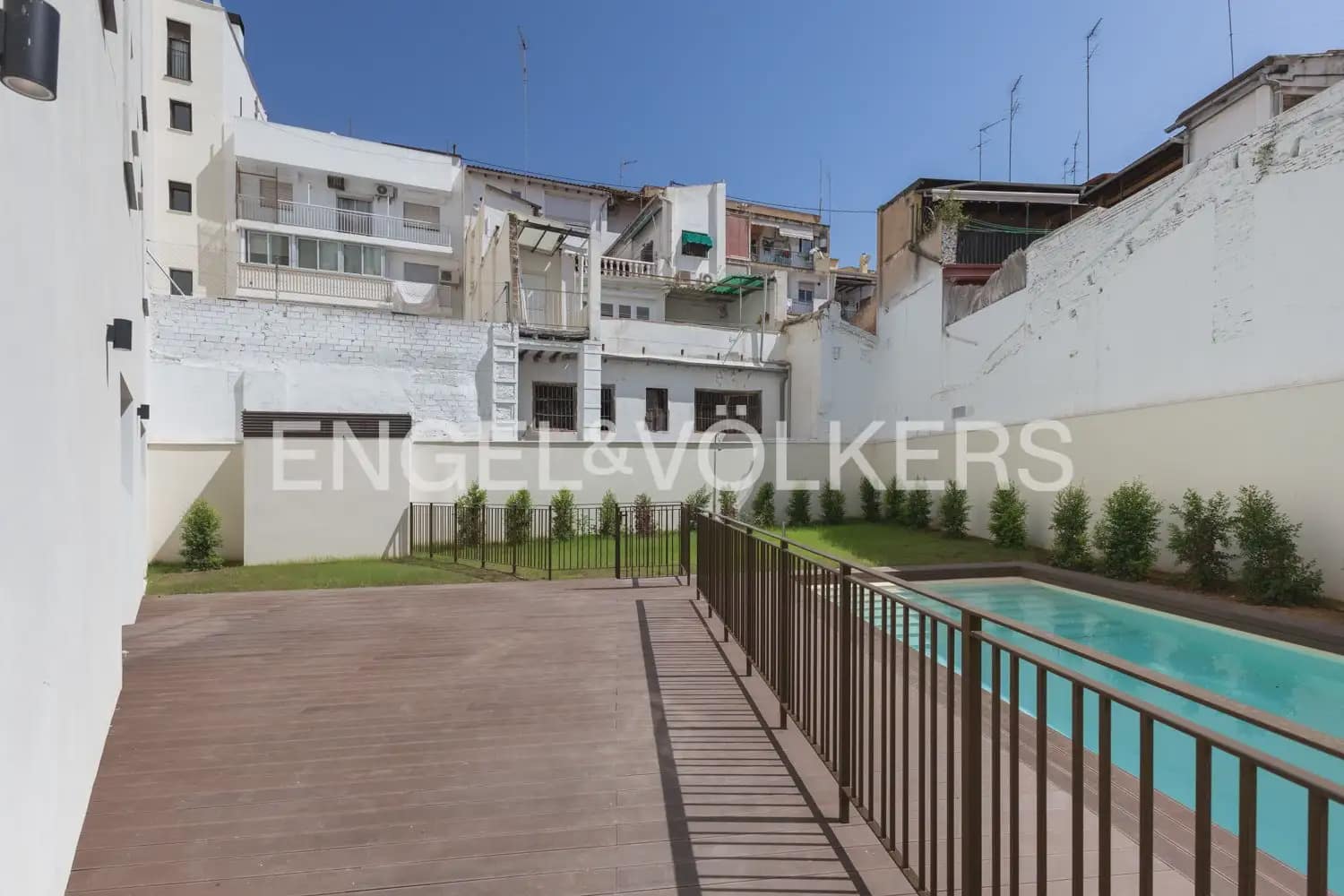 2 Zimmer Wohnung zu vermieten in Valencia Stadt mit Pool Garage - 1.800 € (Ref: 10016807)