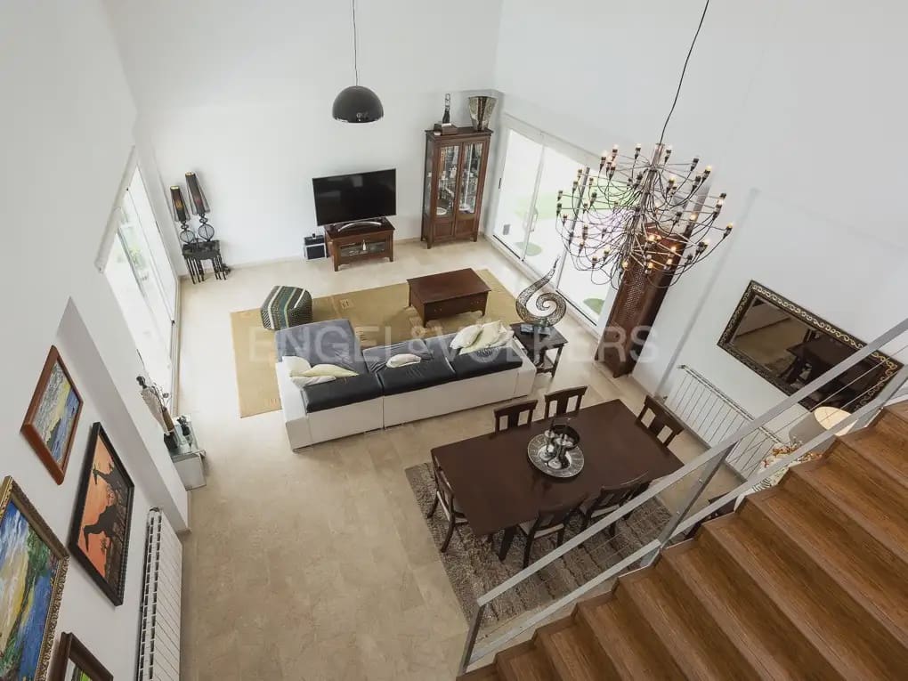 Villa/Maison de 4 chambres à louer à Betera avec piscine garage - 3 990 € (Ref: 10019225)