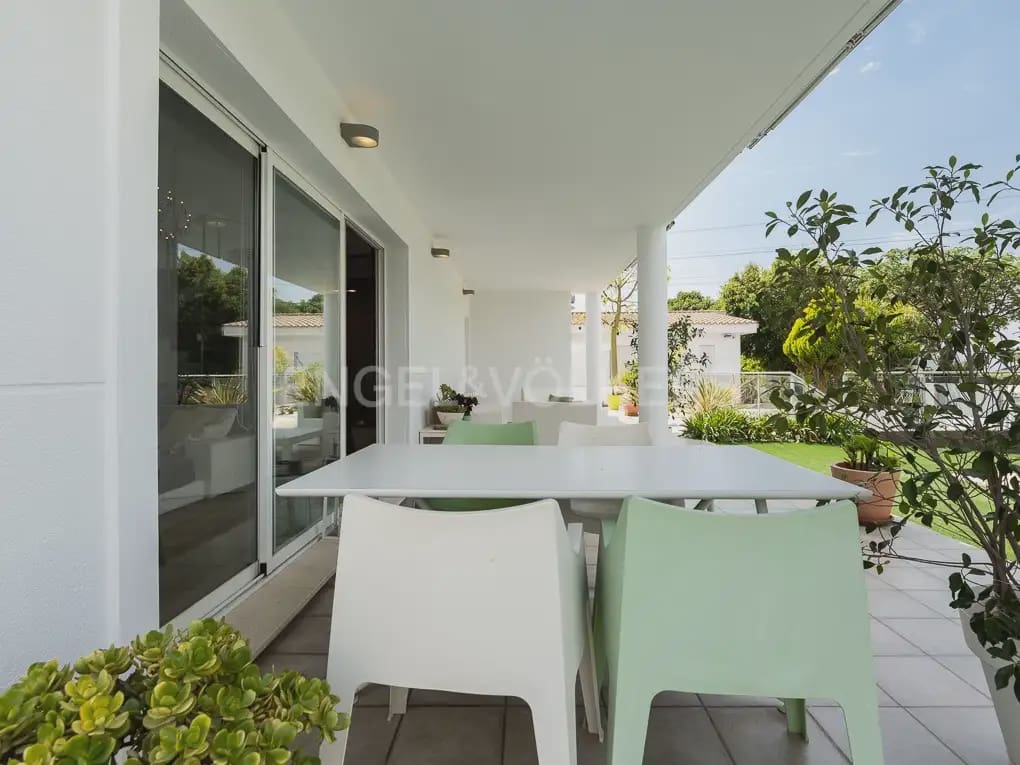 Villa/Maison de 4 chambres à louer à Betera avec piscine garage - 3 990 € (Ref: 10019225)