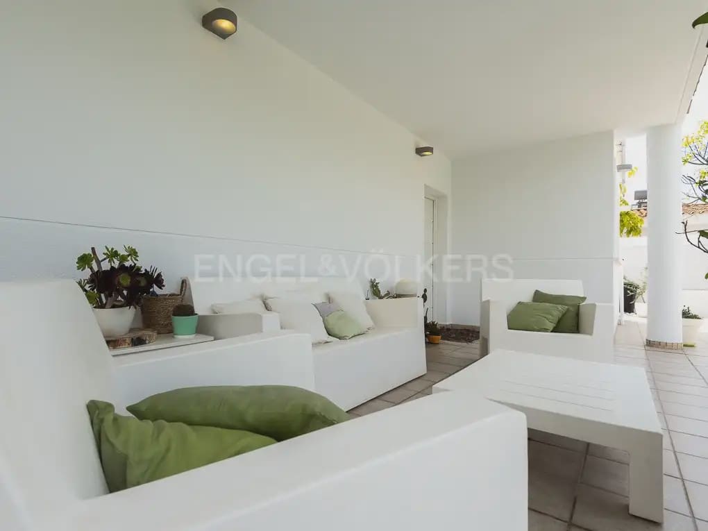 Villa/Maison de 4 chambres à louer à Betera avec piscine garage - 3 990 € (Ref: 10019225)