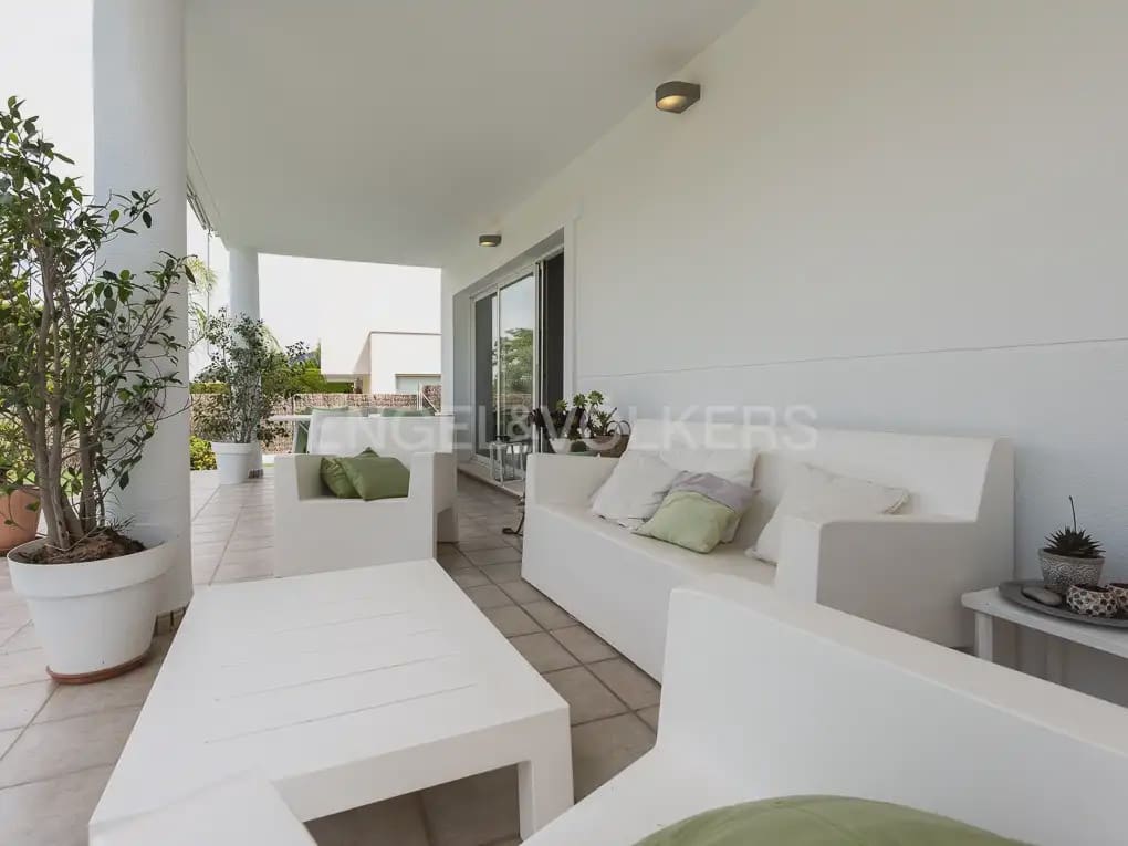 Villa/Maison de 4 chambres à louer à Betera avec piscine garage - 3 990 € (Ref: 10019225)
