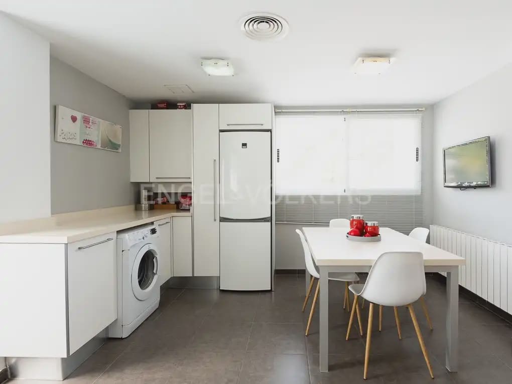 Villa/Maison de 4 chambres à louer à Betera avec piscine garage - 3 990 € (Ref: 10019225)