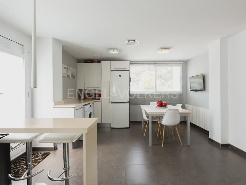 Villa/Maison de 4 chambres à louer à Betera avec piscine garage - 3 990 € (Ref: 10019225)