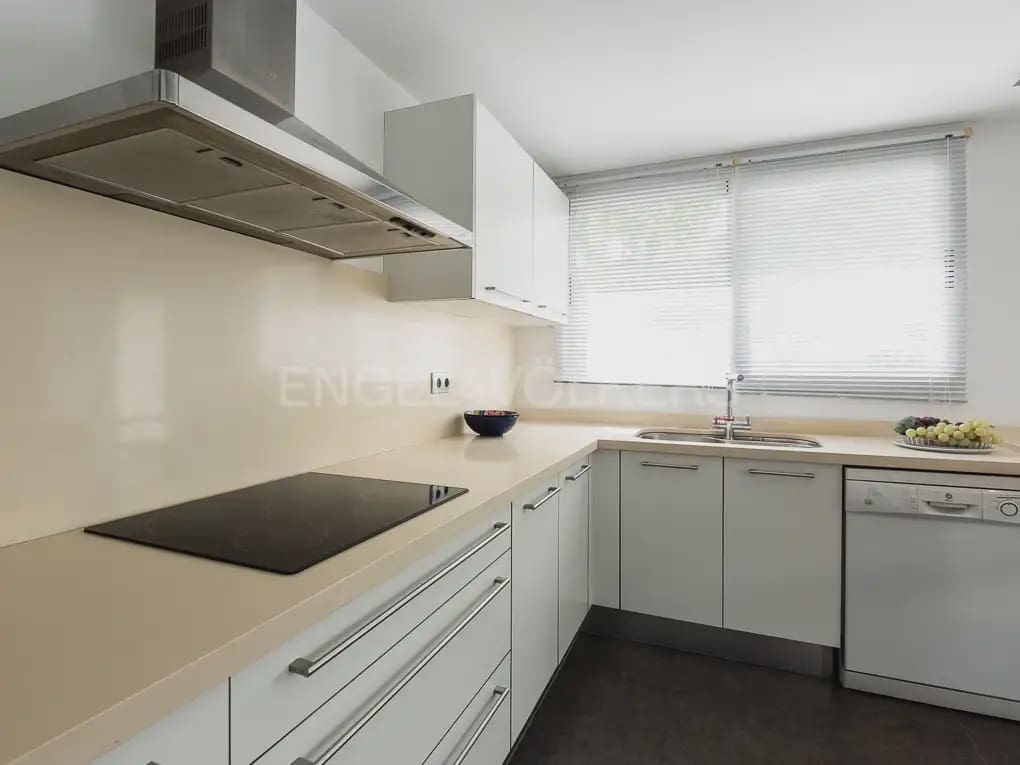 Villa/Maison de 4 chambres à louer à Betera avec piscine garage - 3 990 € (Ref: 10019225)