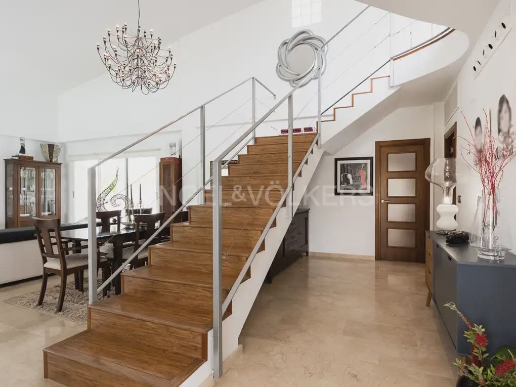 Villa/Maison de 4 chambres à louer à Betera avec piscine garage - 3 990 € (Ref: 10019225)