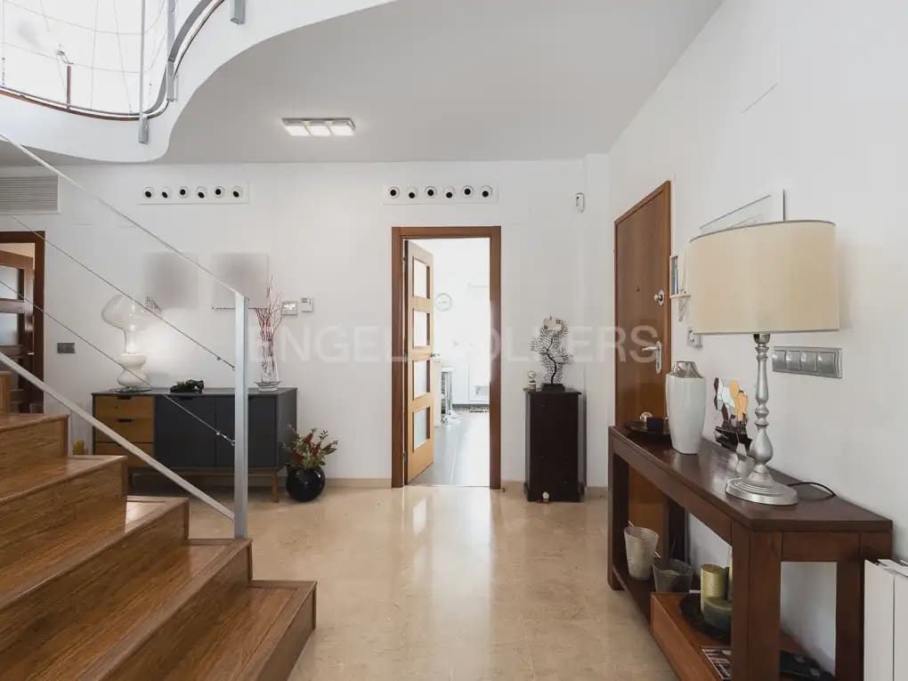 Villa/Maison de 4 chambres à louer à Betera avec piscine garage - 3 990 € (Ref: 10019225)