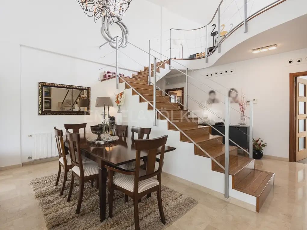 Villa/Maison de 4 chambres à louer à Betera avec piscine garage - 3 990 € (Ref: 10019225)