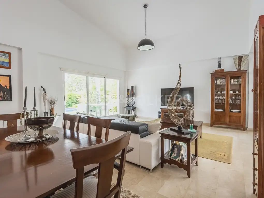Villa/Maison de 4 chambres à louer à Betera avec piscine garage - 3 990 € (Ref: 10019225)