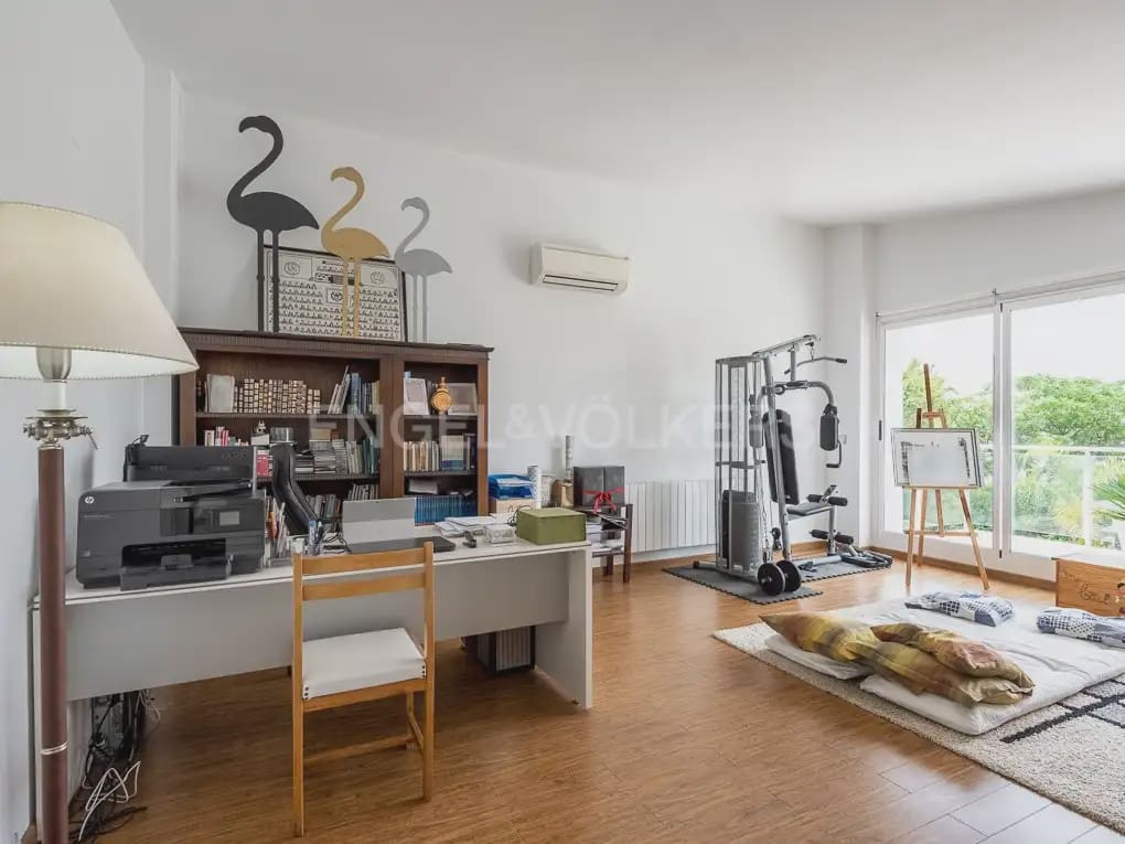 Villa/Maison de 4 chambres à louer à Betera avec piscine garage - 3 990 € (Ref: 10019225)