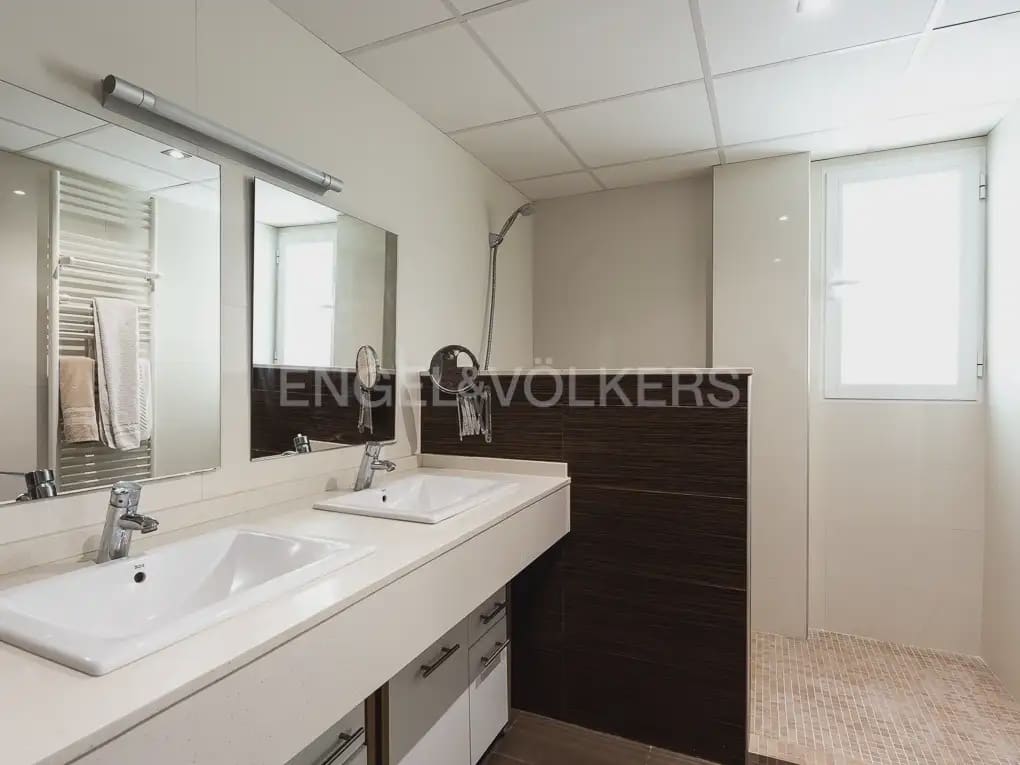 Villa/Maison de 4 chambres à louer à Betera avec piscine garage - 3 990 € (Ref: 10019225)