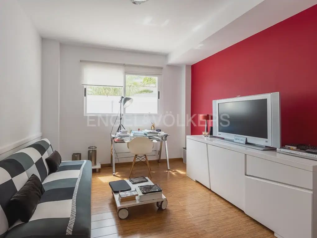 Villa/Maison de 4 chambres à louer à Betera avec piscine garage - 3 990 € (Ref: 10019225)