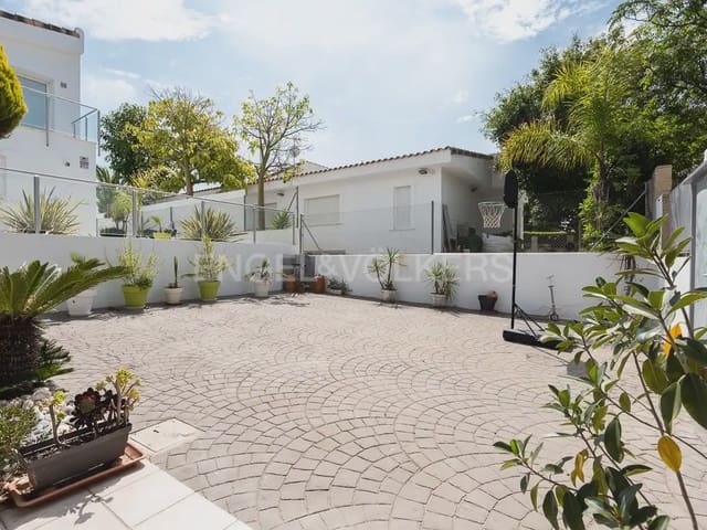 Villa/Maison de 4 chambres à louer à Bétera avec piscine garage - 3 990 € (Ref: 10019225)