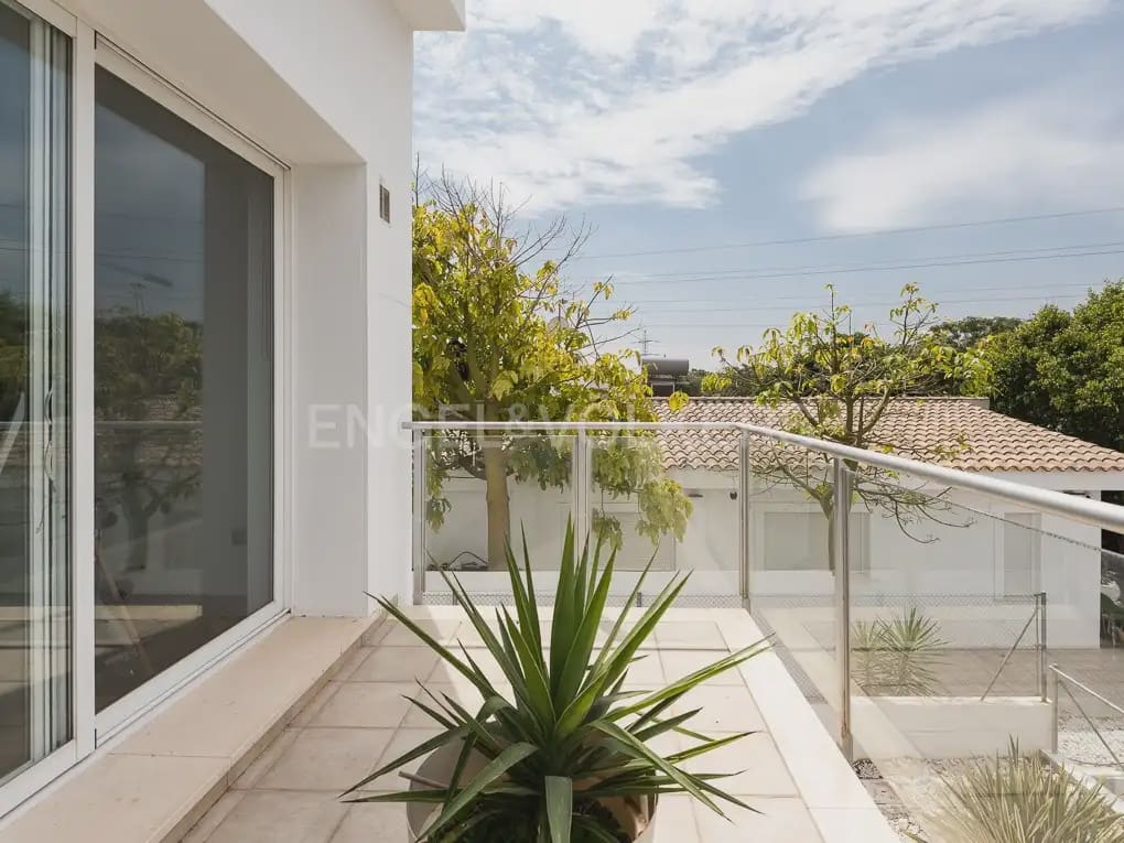 Villa/Maison de 4 chambres à louer à Betera avec piscine garage - 3 990 € (Ref: 10019225)