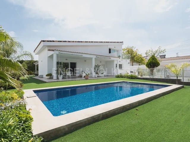 Villa/Maison de 4 chambres à louer à Bétera avec piscine garage - 3 990 € (Ref: 10019225)
