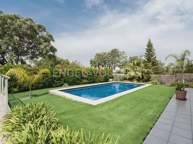 Villa/Maison de 4 chambres à louer à Bétera avec piscine garage - 3 990 € (Ref: 10019225)