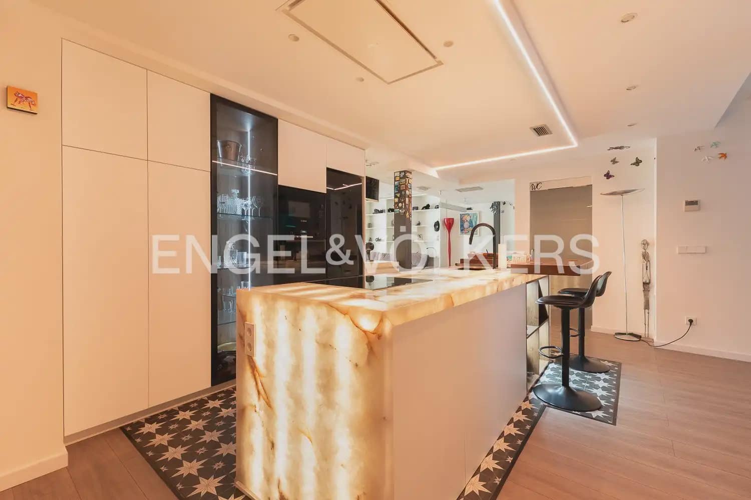 Appartement de 3 chambres à louer à Valence ville - 3 000 € (Ref: 10019661)