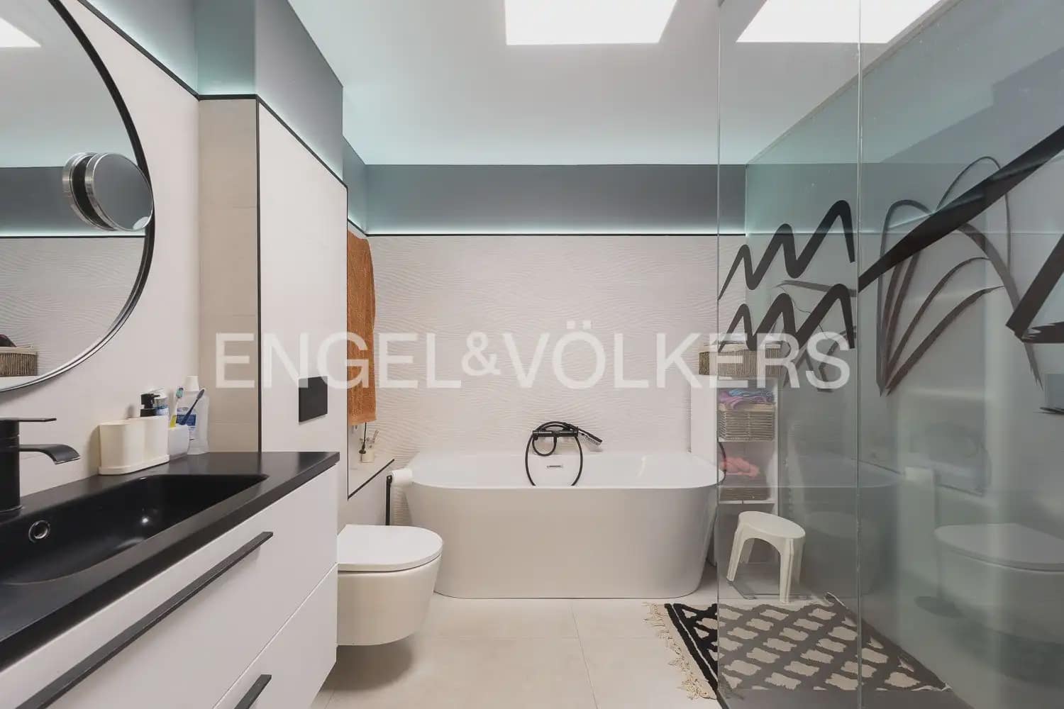 Appartement de 3 chambres à louer à Valence ville - 3 000 € (Ref: 10019661)
