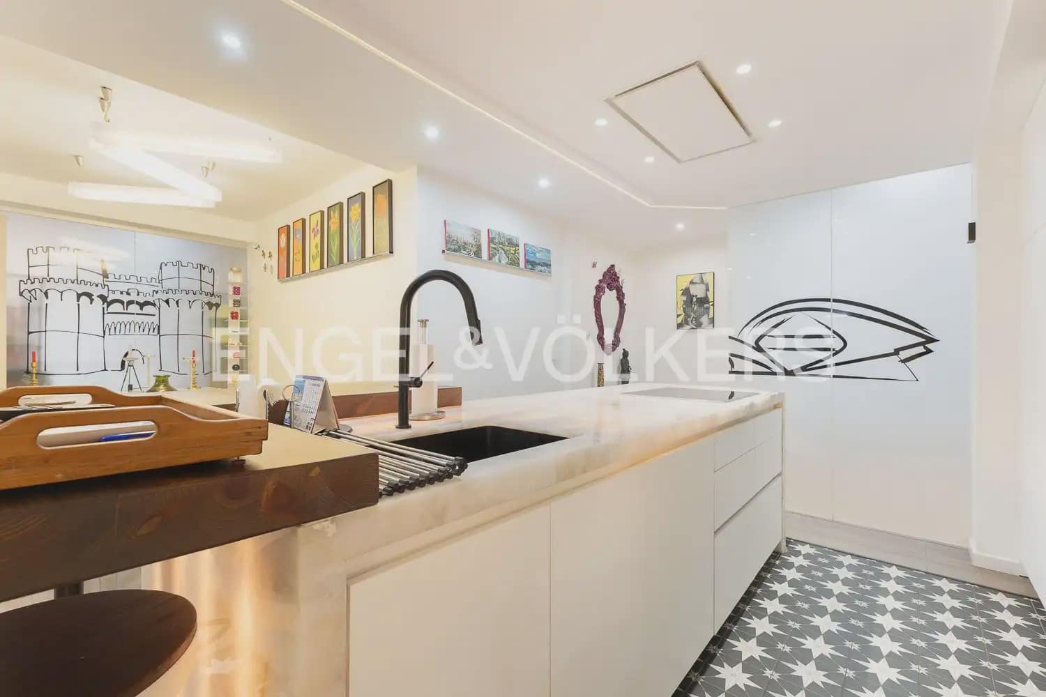 Appartement de 3 chambres à louer à Valence ville - 3 000 € (Ref: 10019661)