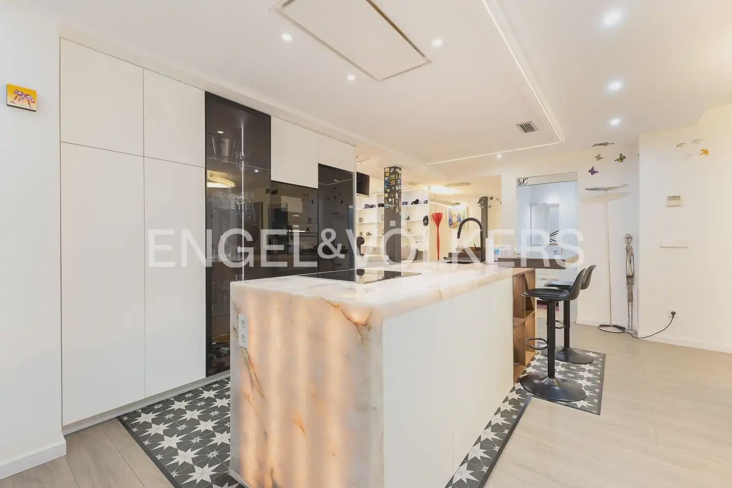 Appartement de 3 chambres à louer à Valence ville - 3 000 € (Ref: 10019661)