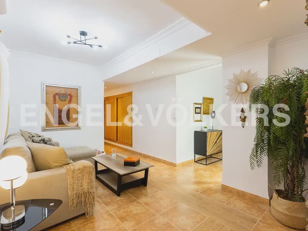 2 bedroom Flat for rent in Valencia city - € 1,500 (Ref: 10019662)