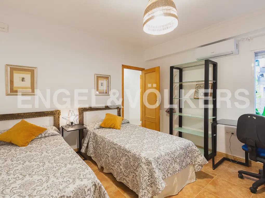 2 bedroom Flat for rent in Valencia city - € 1,500 (Ref: 10019662)
