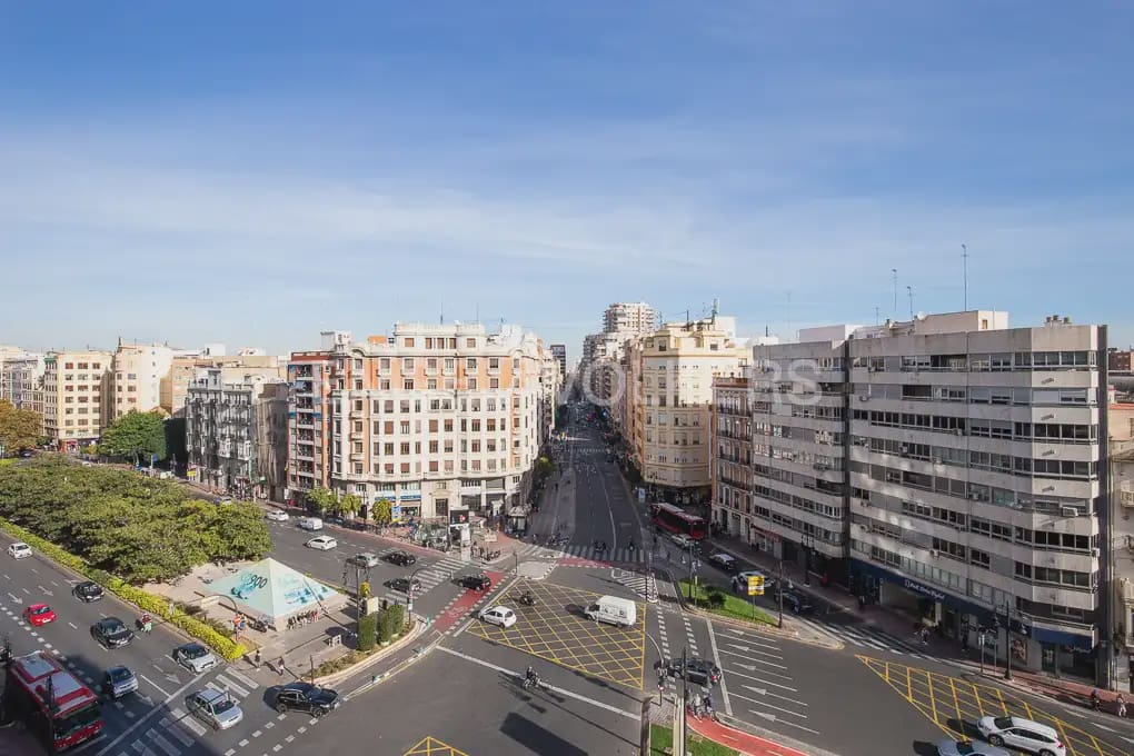 2 bedroom Flat for rent in Valencia city - € 1,400 (Ref: 10019662)