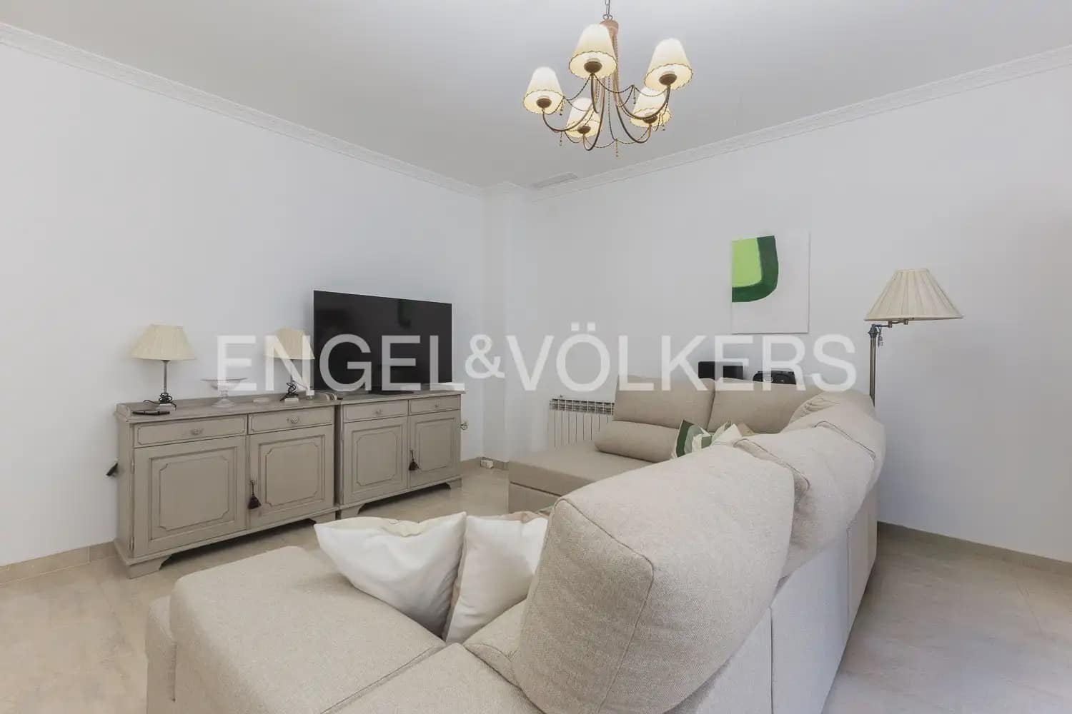 3 bedroom Flat for rent in Valencia city - € 1,900 (Ref: 10019816)