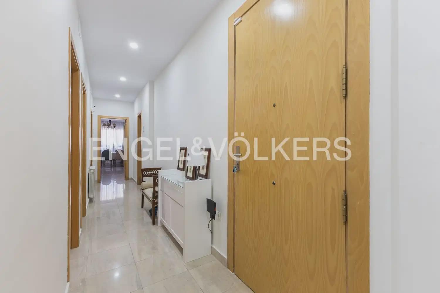 3 bedroom Flat for rent in Valencia city - € 1,900 (Ref: 10019816)