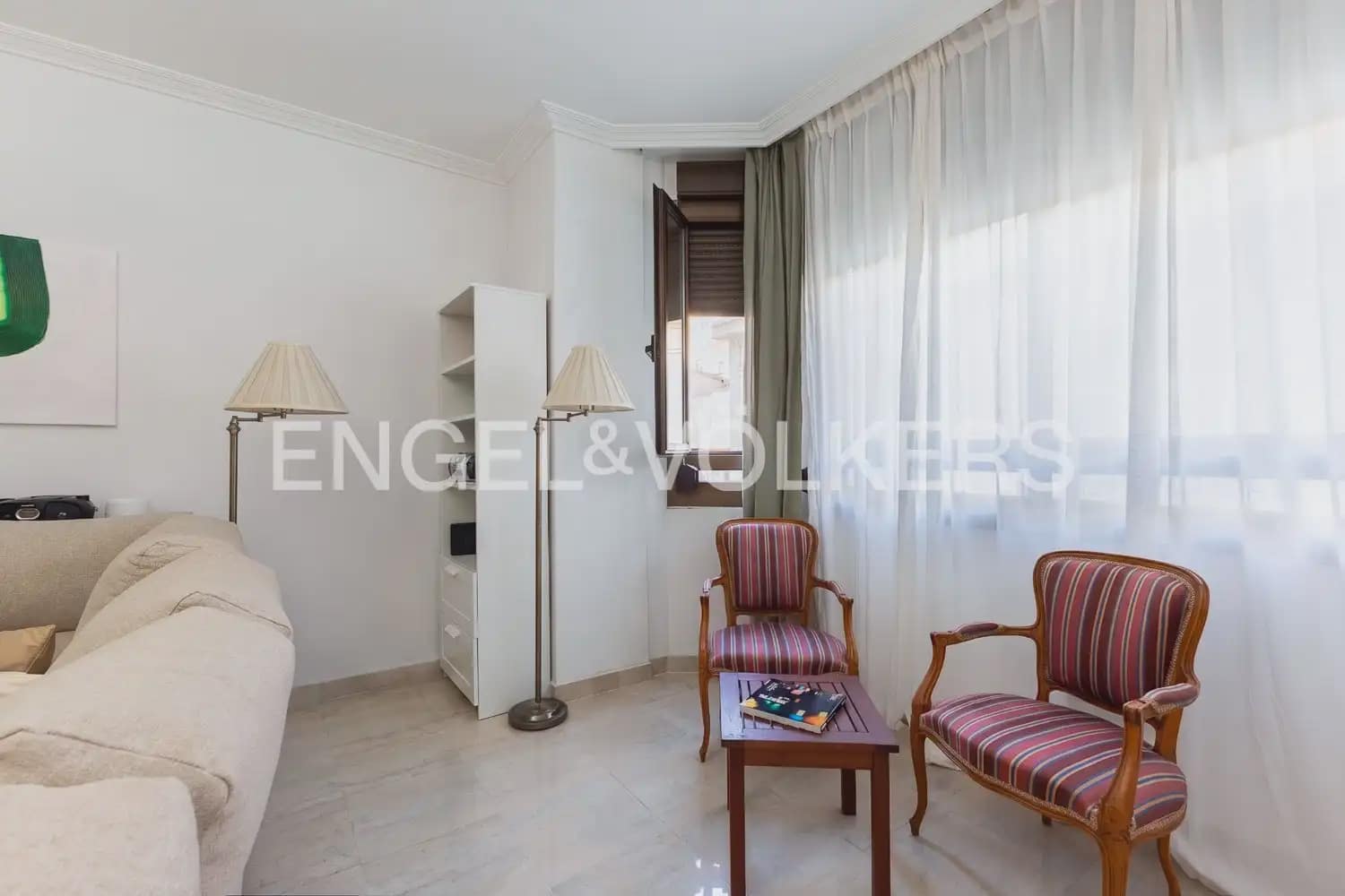 3 bedroom Flat for rent in Valencia city - € 1,900 (Ref: 10019816)