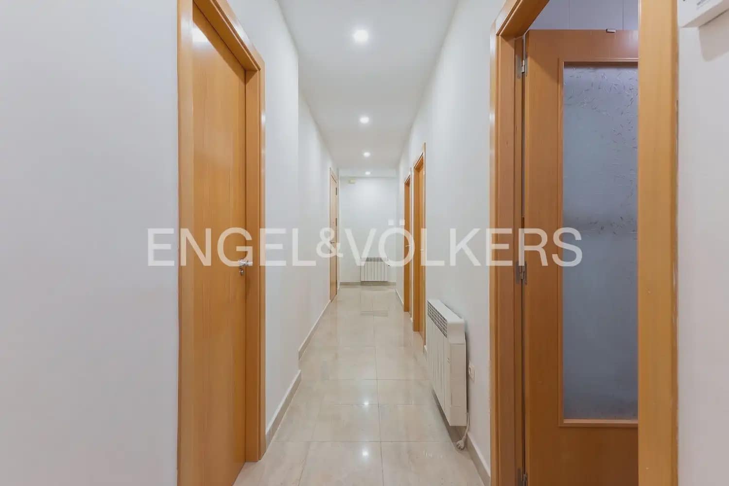 3 bedroom Flat for rent in Valencia city - € 1,900 (Ref: 10019816)