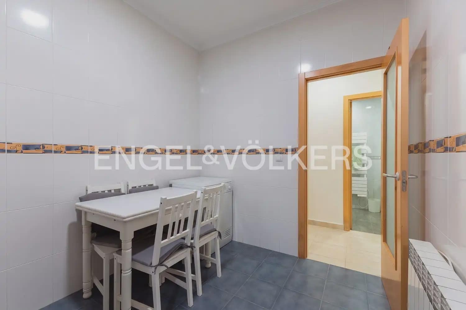 3 bedroom Flat for rent in Valencia city - € 1,900 (Ref: 10019816)