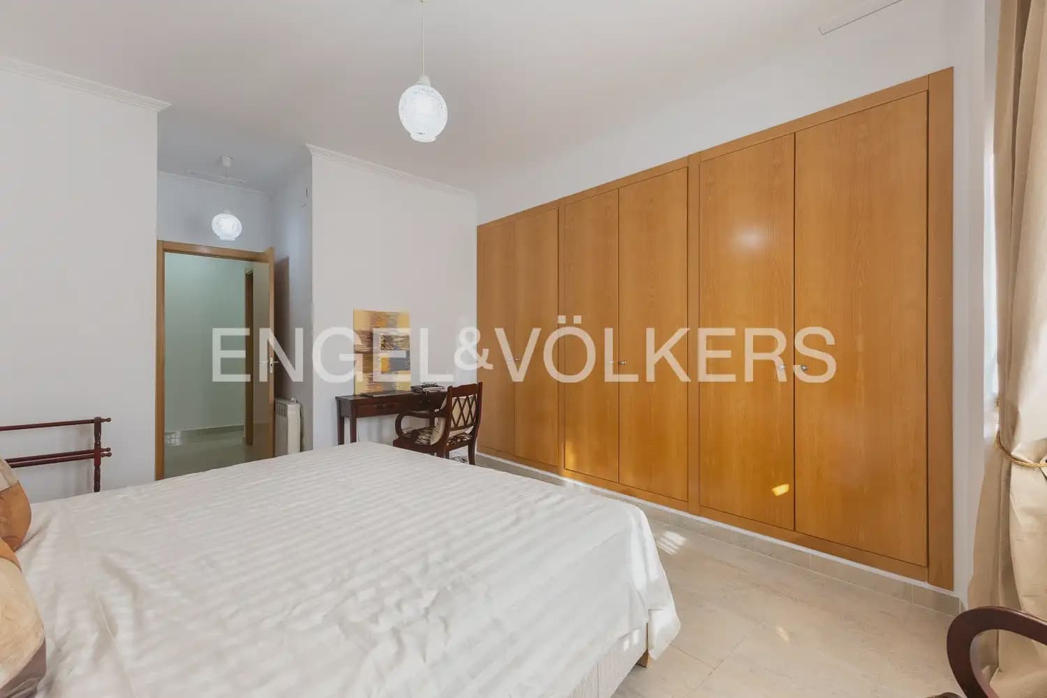 3 bedroom Flat for rent in Valencia city - € 1,900 (Ref: 10019816)