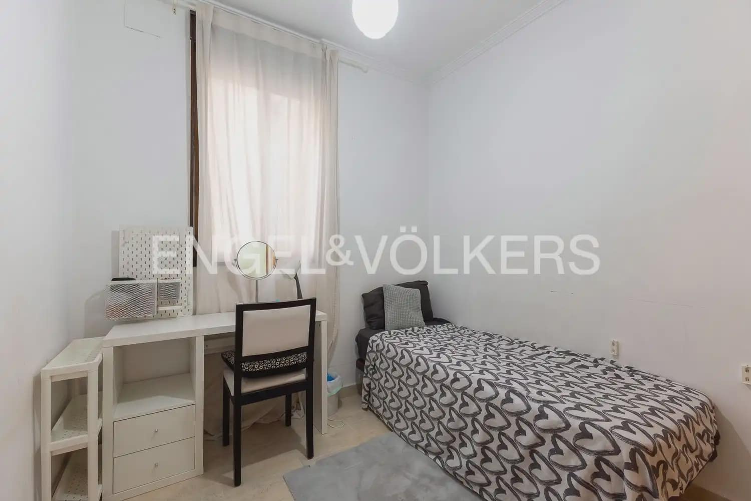 3 bedroom Flat for rent in Valencia city - € 1,900 (Ref: 10019816)
