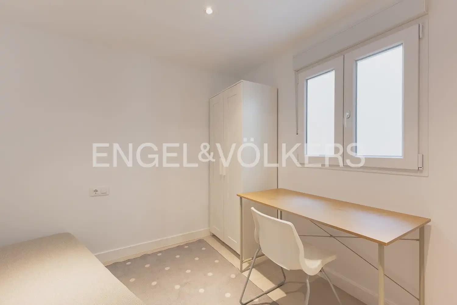 2 bedroom Flat for rent in Valencia city - € 1,500 (Ref: 10021435)