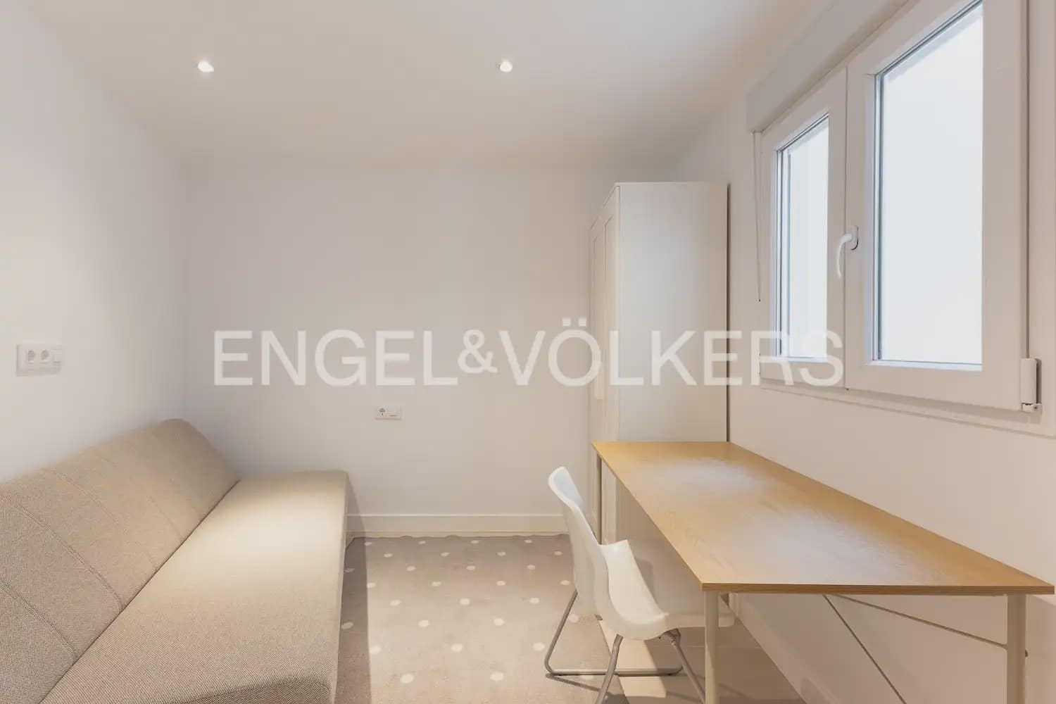 2 bedroom Flat for rent in Valencia city - € 1,500 (Ref: 10021435)