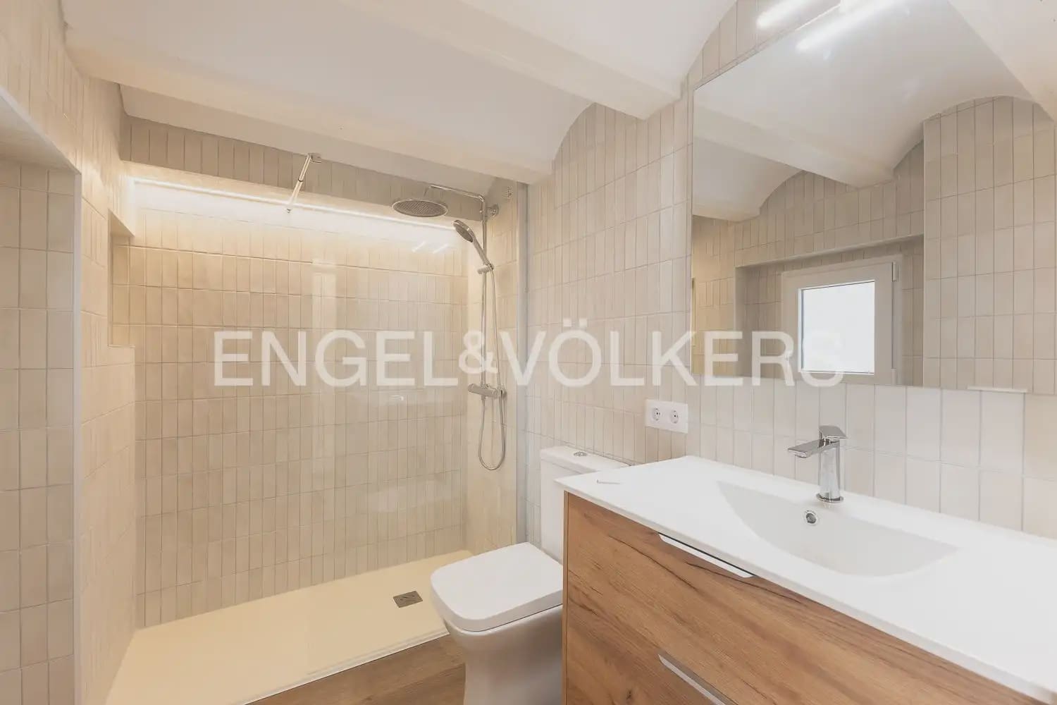 2 bedroom Flat for rent in Valencia city - € 1,500 (Ref: 10021435)