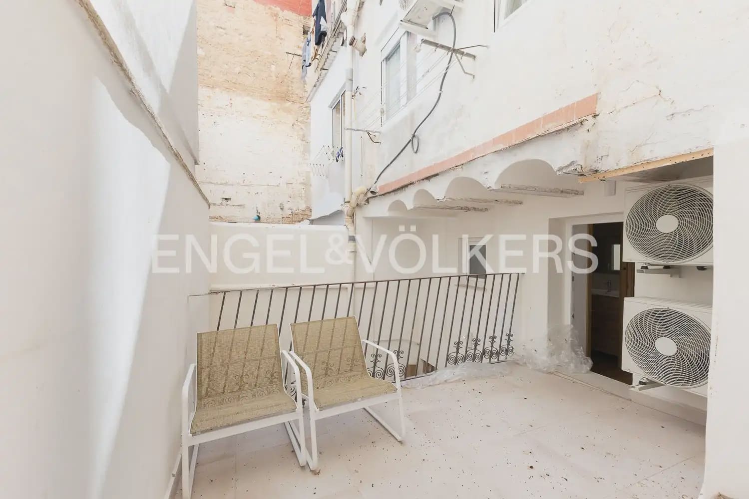 2 bedroom Flat for rent in Valencia city - € 1,500 (Ref: 10021435)