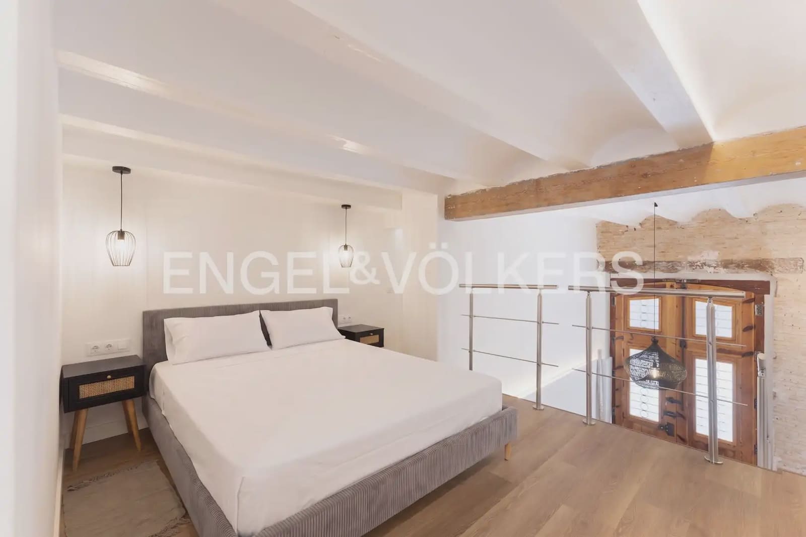 2 bedroom Flat for rent in Valencia city - € 1,500 (Ref: 10021435)