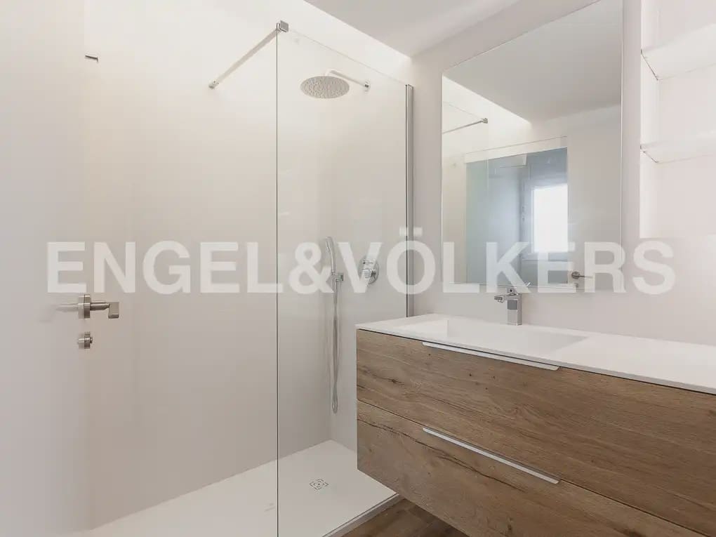2 bedroom Flat for rent in Valencia city - € 1,800 (Ref: 10021436)