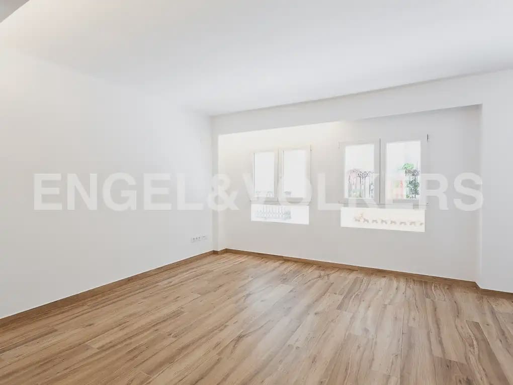 2 bedroom Flat for rent in Valencia city - € 1,800 (Ref: 10021436)