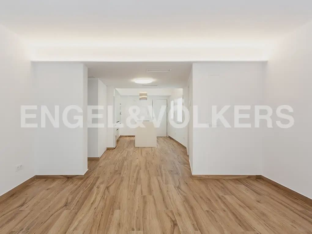 2 bedroom Flat for rent in Valencia city - € 1,800 (Ref: 10021436)