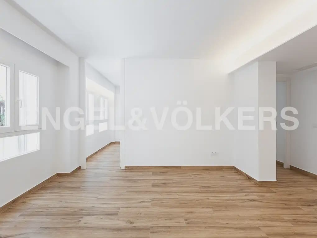 2 bedroom Flat for rent in Valencia city - € 1,800 (Ref: 10021436)