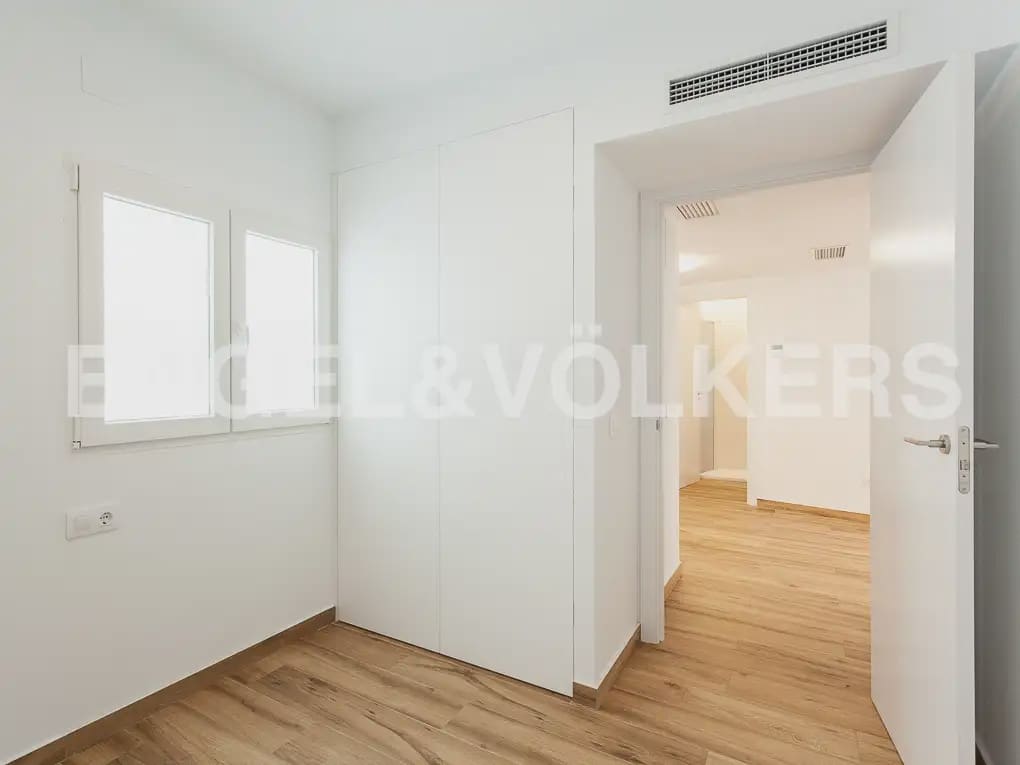 2 bedroom Flat for rent in Valencia city - € 1,800 (Ref: 10021436)