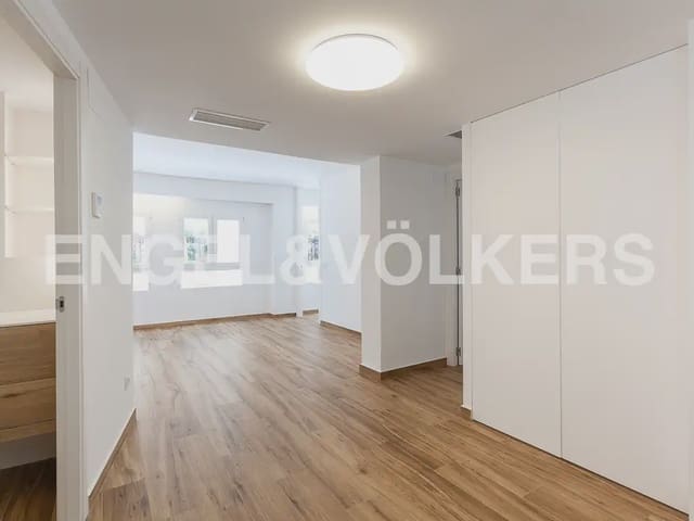 2 bedroom Flat for rent in La Xerea, Valencia city - € 1,800 (Ref: 10021436)